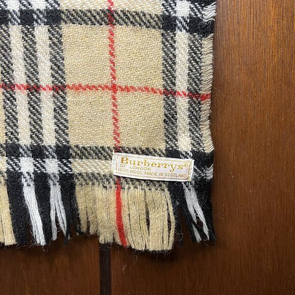 Vintage Burberrys of London Scarf , Made in Scotland 100% Wool - Picture 2 of 5